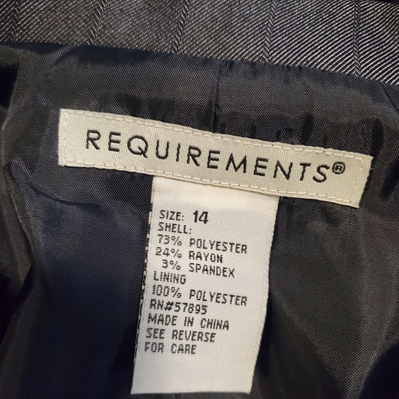 REQUIREMENTS GRAY Pinstripe Blazer size 14, Classic, Business Casual - Picture 6 of 8